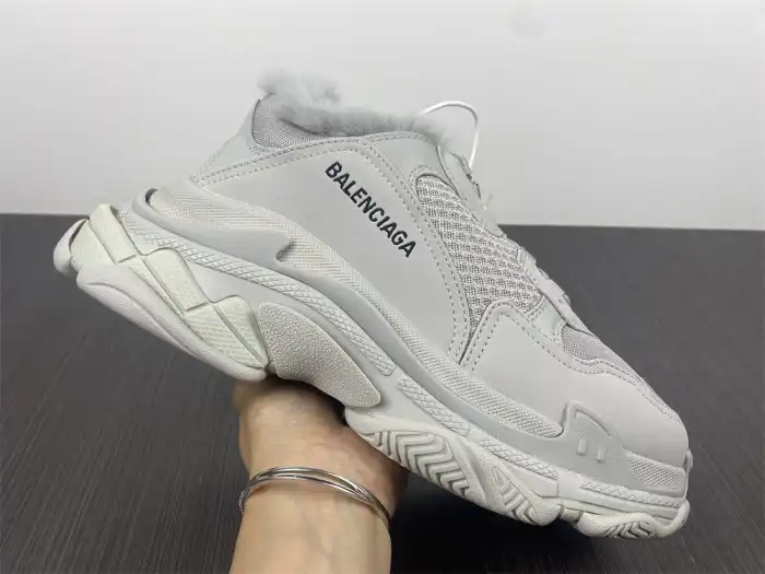 Cheap BLCG TRIPLE S SNEAKER 668563 W3CQ5 1210 0126