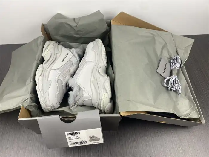 Cheap BLCG TRIPLE S SNEAKER 668563 W3CQ5 1210 0126