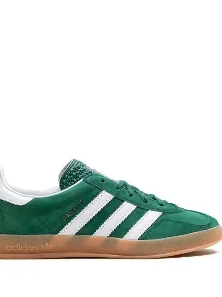 Affordable Gazelle adidas  suede Indoor trainers 0219